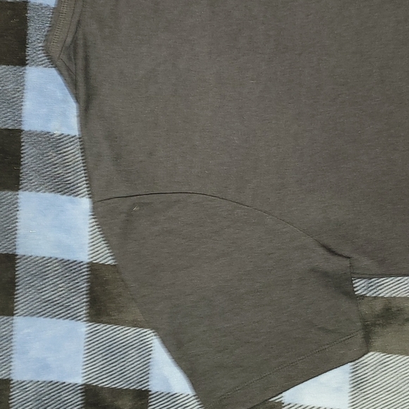 Vintage. Made in USA. Perry Ellis Portfolio.  Thick Modal/Polyester Tee Shirt. L - Picture 10 of 13